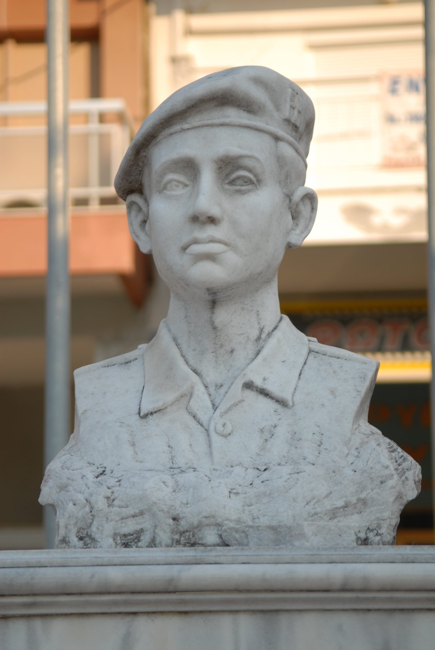 Προτομή Γεωργίου Ρούσση